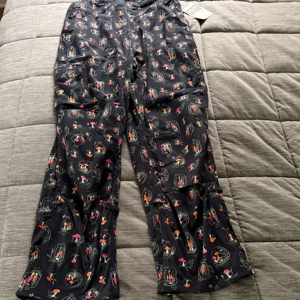 Duluth Trading Co Women's Heirloom Gardening Lined Bib Overalls - Picture 8 of 9